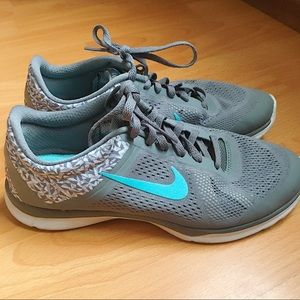 {Nike} Free RN (EUC)